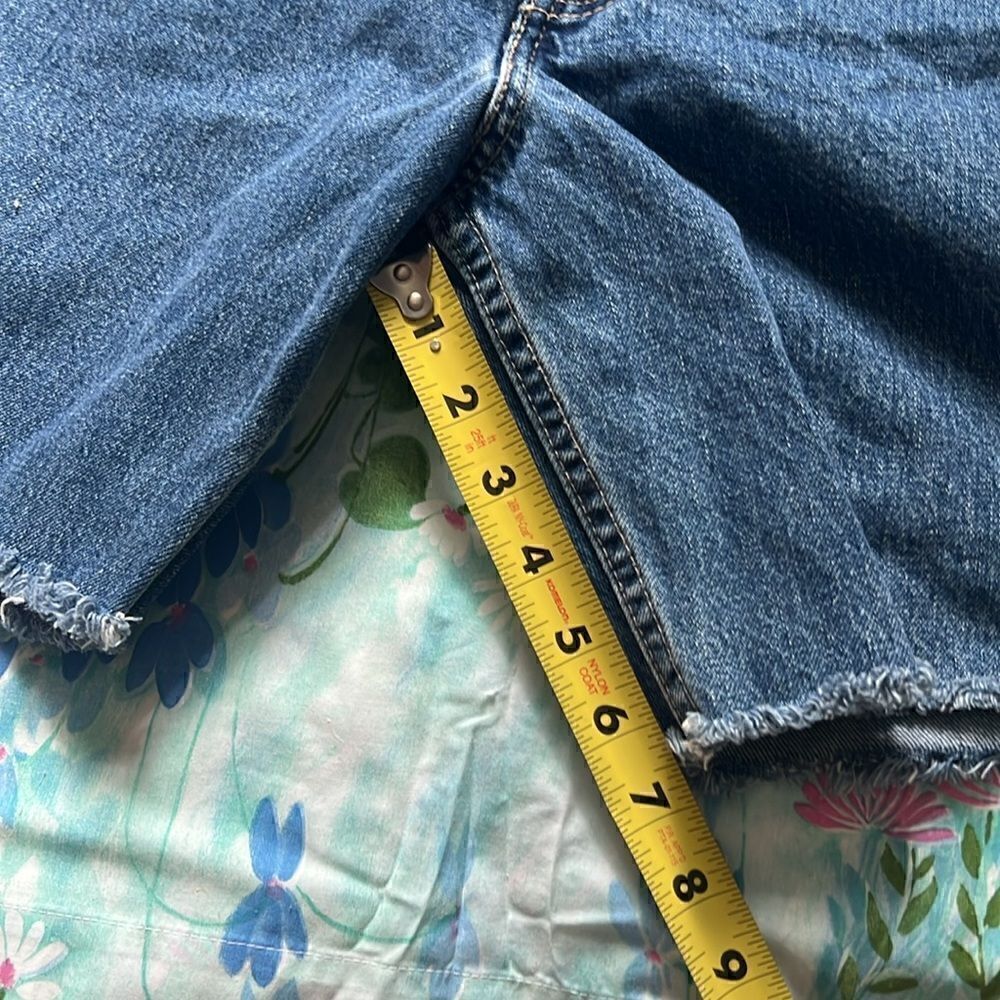 Levi’s Silvertab Cut Off Shorts - Picture 5 of 11